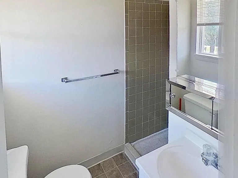 303 E Lancaster St — Photo 3