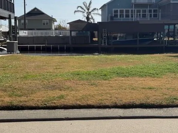 4943 Fran Ln, Barataria, LA 70036