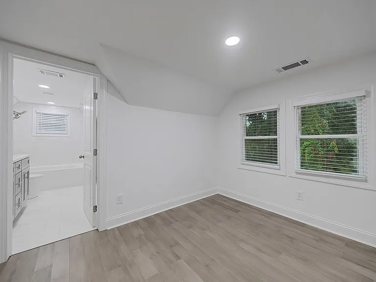593 Lynnhaven Dr SW — Photo 25
