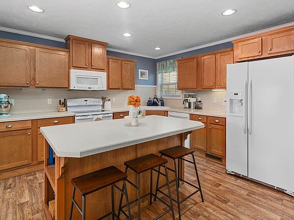 4th image of 3505 Luttrellville Ln