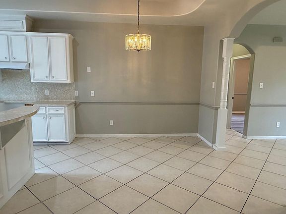 5th image of 15106 Kirkfield Ln