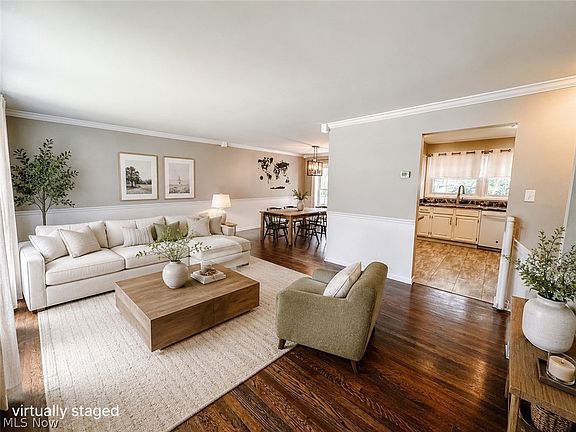 2nd image of 3386 Hendon Cir