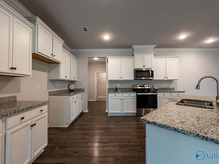 331 Jackson Point Cir — Photo 3