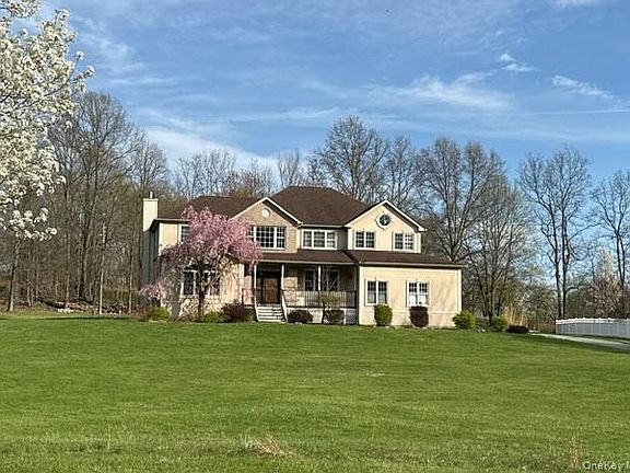 2nd image of 48 High Meadow Road