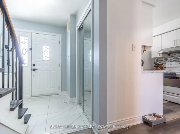 52 Village Ct, Brampton, ON L6W 1A6