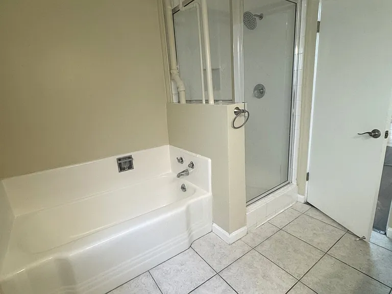 633 Ocean Ave — Photo 11