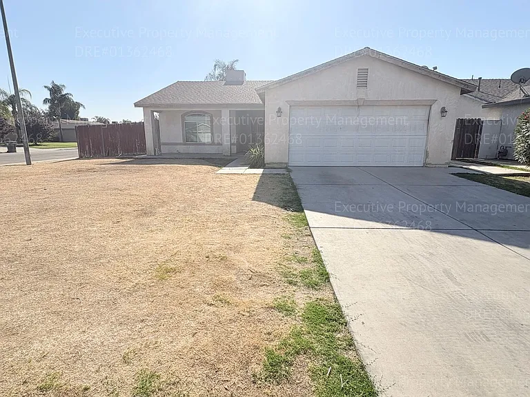 7400 Cross Glade St — Photo 1