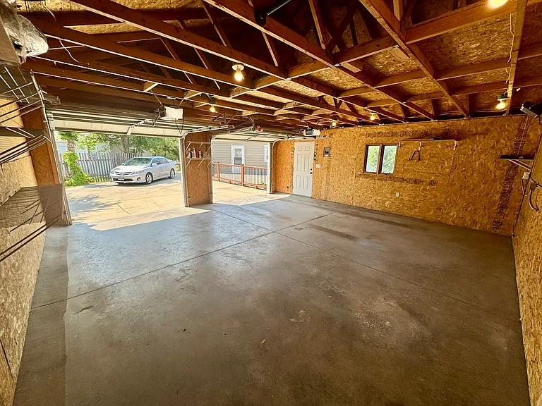 138 E Montana St — Photo 19