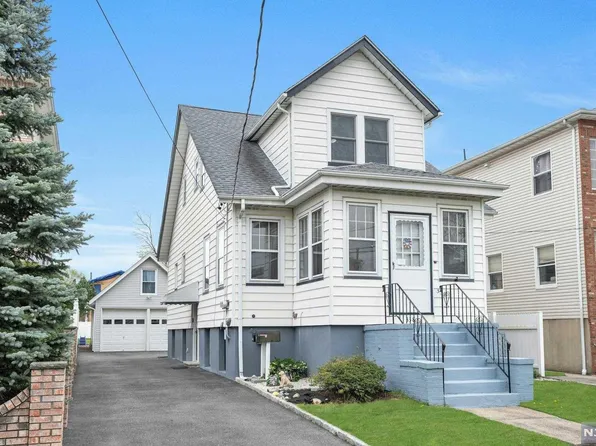 338 Chase Ave, Lyndhurst, NJ 07071