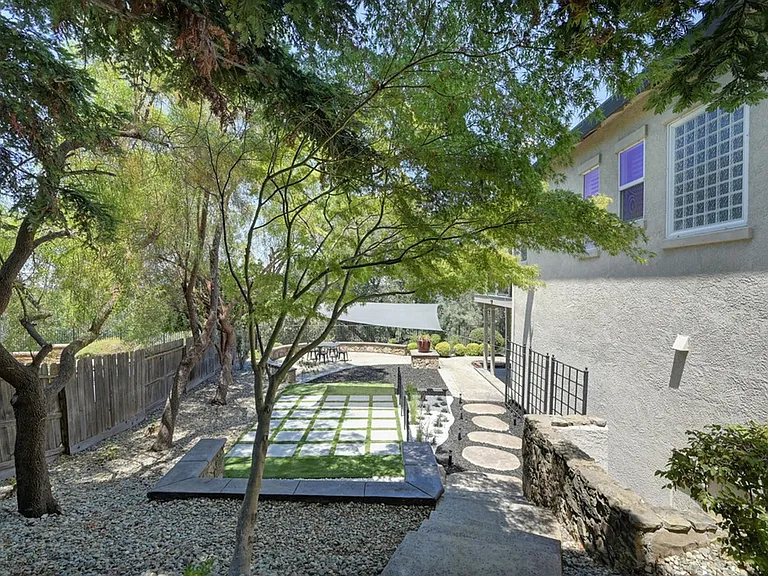 7029 Pembroke Way — Photo 80