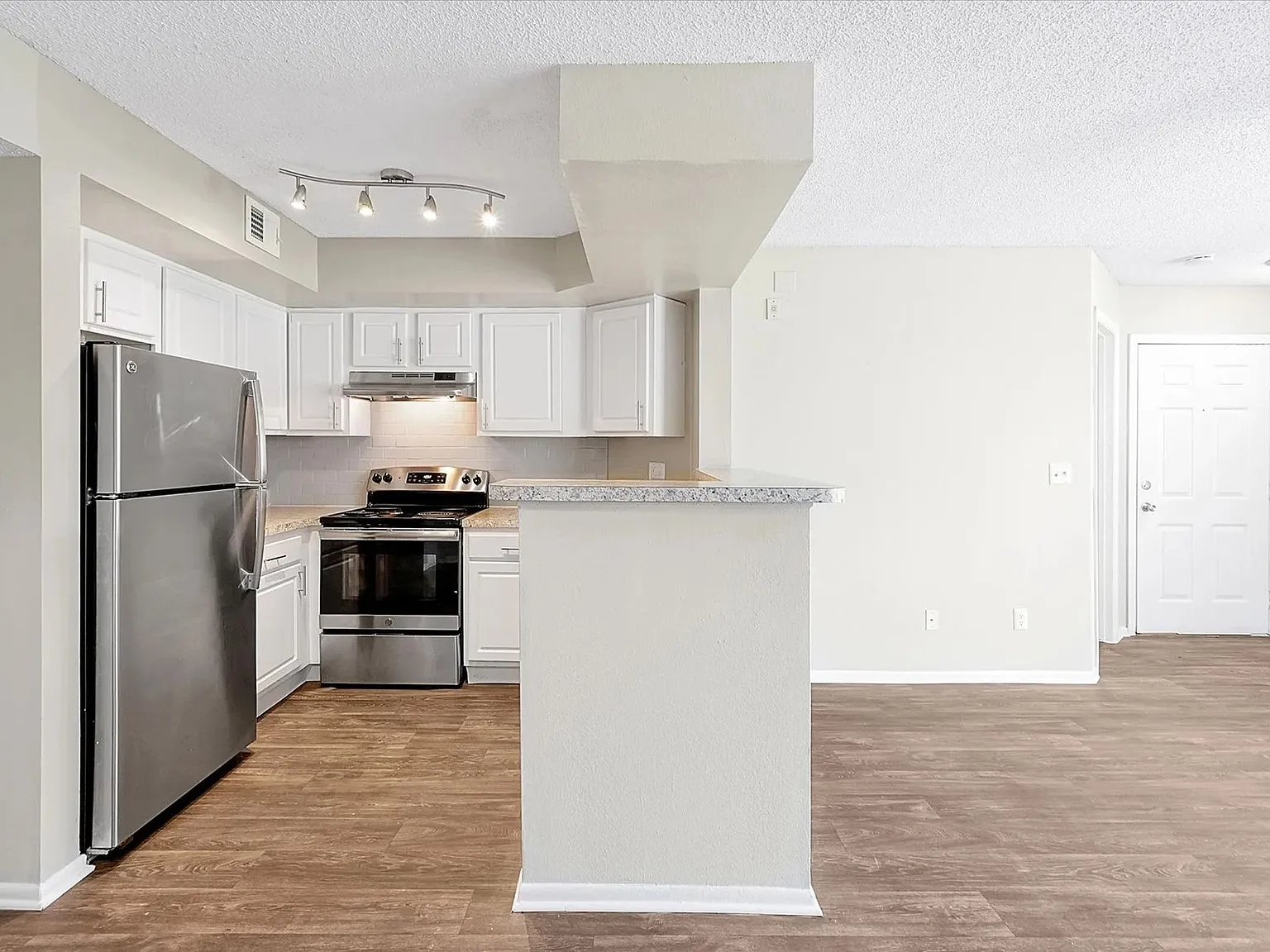 Cranes Landing Apartments — Photo 1