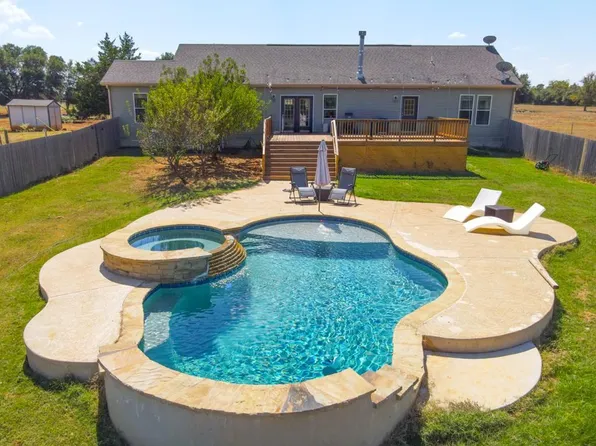 3995 County Road 405, Lexington, TX 78947