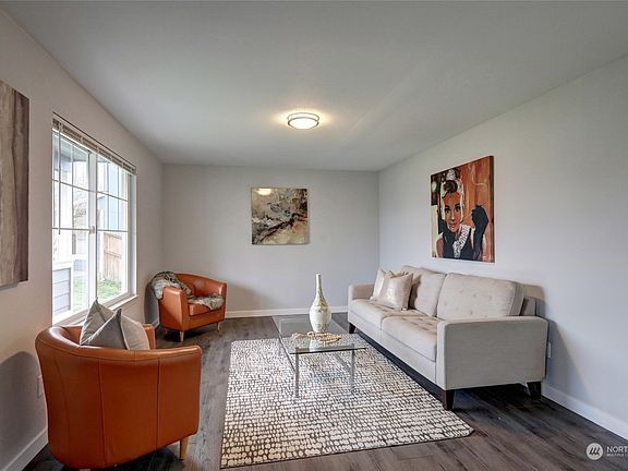 3rd image of 16160 Follis Court SE