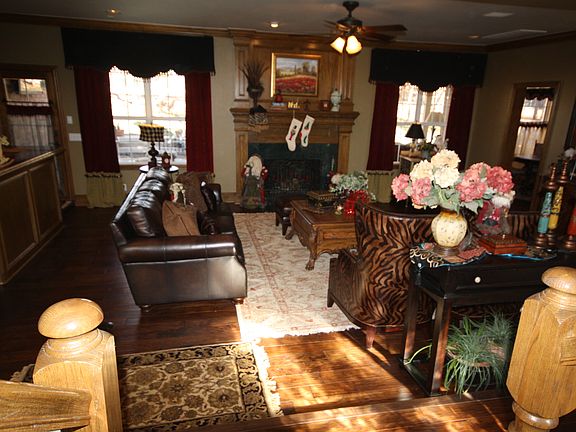 Large Inviting Main Living