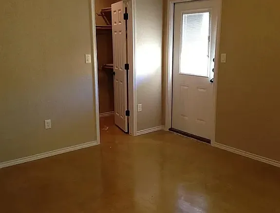1057 Carolyn Cv — Photo 5