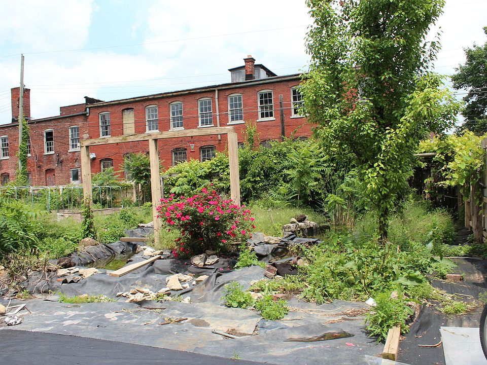 2nd image of 235 Sherman Ave