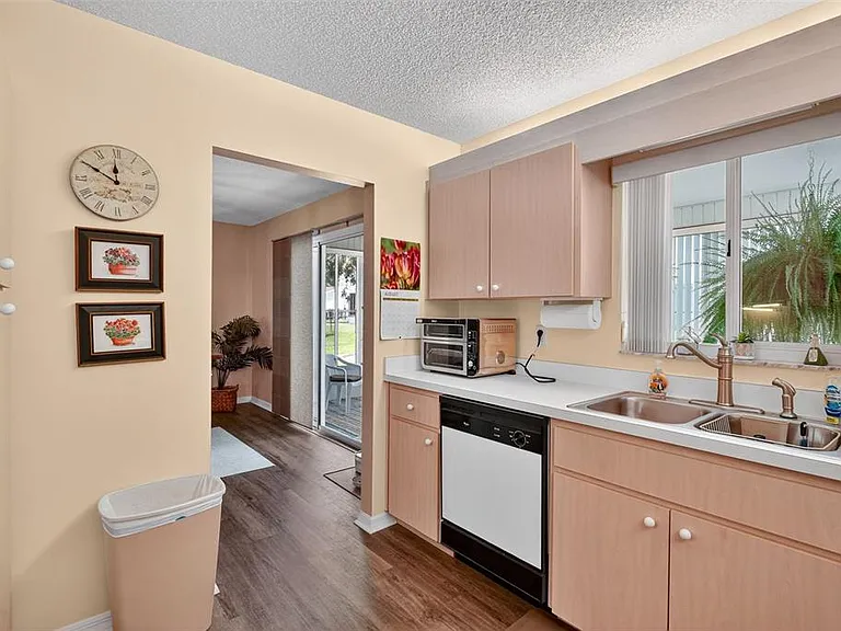17551 SE 96th Ct — Photo 17