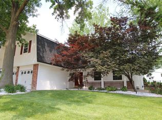 2184 Willow Forest Ct, Chesterfield, MO 63017