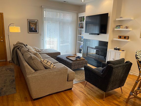 4th image of 870 W Lill Ave #2