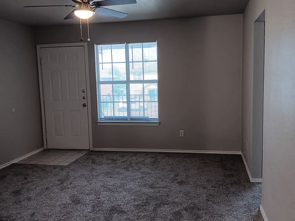 2805 Leroy Cir #C