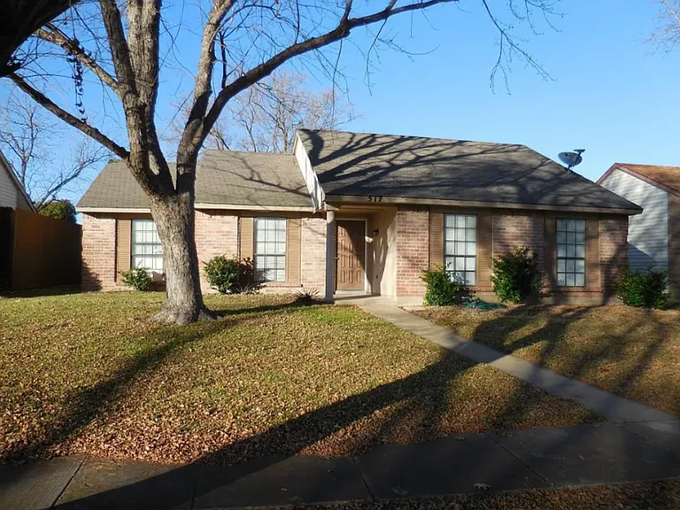 517 Willow Oak Dr — Photo 1