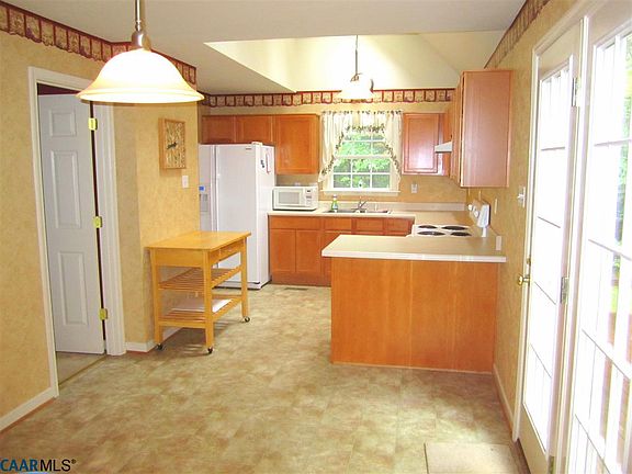 5th image of 375 Bent Creek Ln