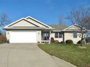 1711 Neil Dr, Pella, IA 50219