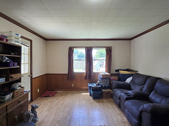 2nd image of 311 N Lake St