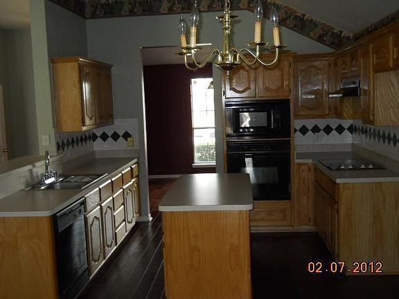 2nd image of 3621 Rosewood Ln