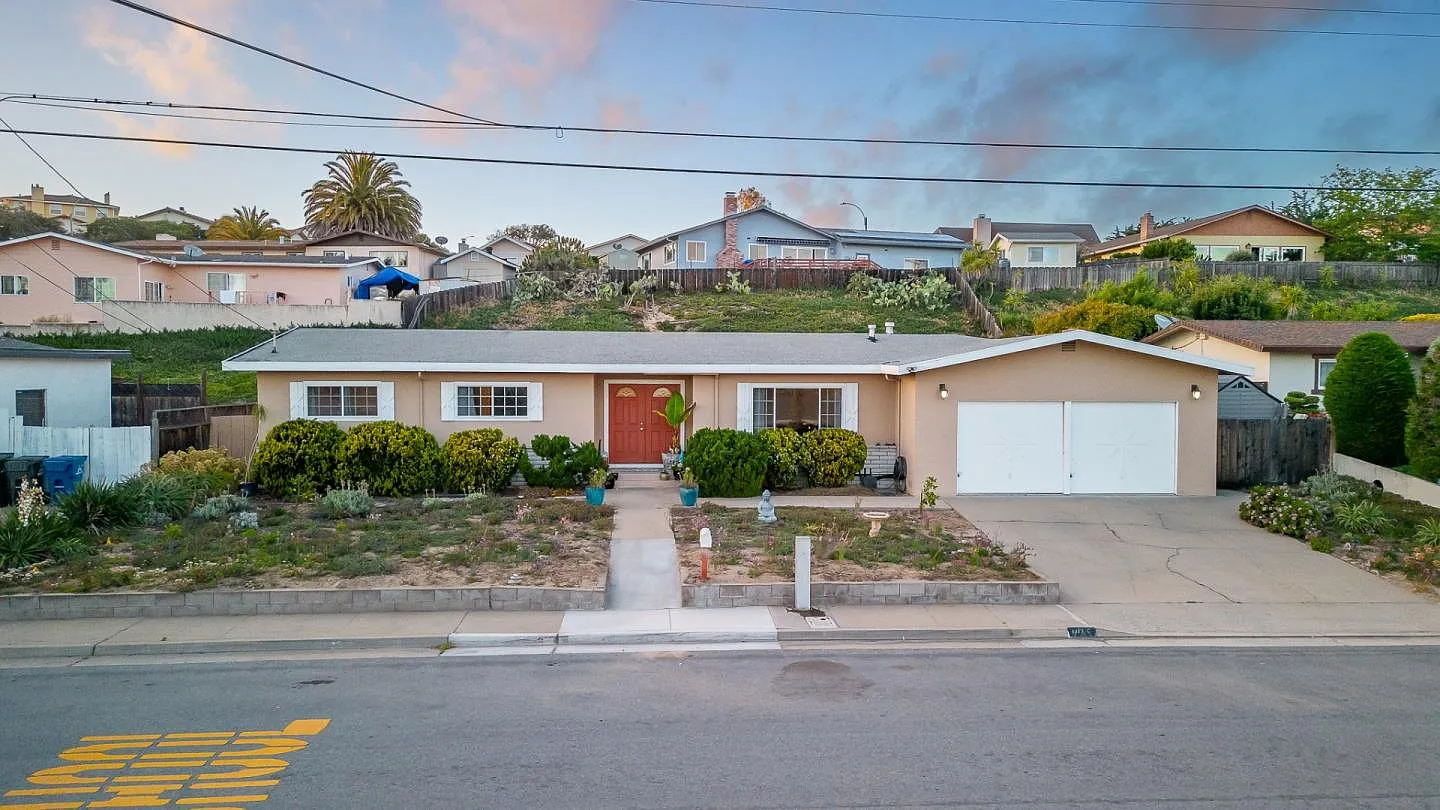 1615 Hilby Ave photo 1