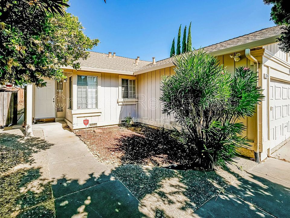 1st image of 3724 Gladstone Dr