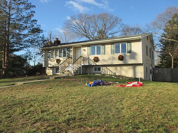 3rd image of 14 Nadine Ln