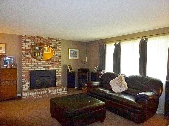 2nd image of 3317 Ponderosa Dr