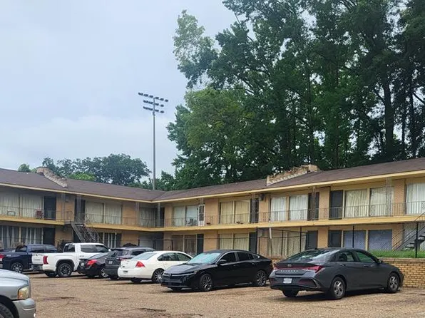 2001 Grove St, Vicksburg, MS 39183
