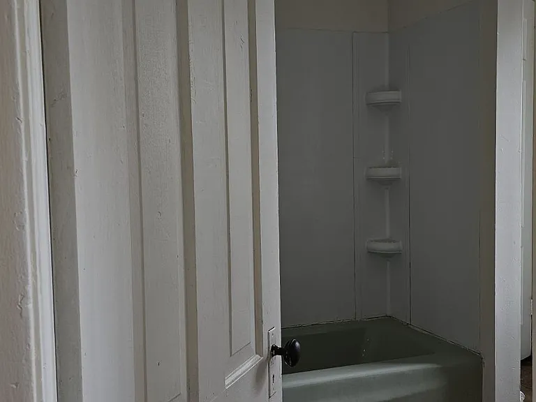 721 Clinton Ave #A — Photo 14