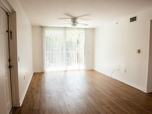 4th image of 1313 Villa Lane