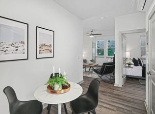 271 S 44th St #2F, Philadelphia, PA 19104