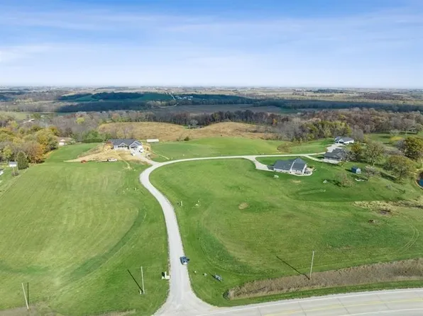 2817 W Dr, Parnell, IA 52325