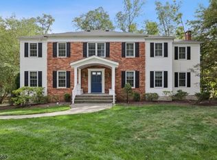 17 Ripplewood Dr, Randolph, NJ 07869