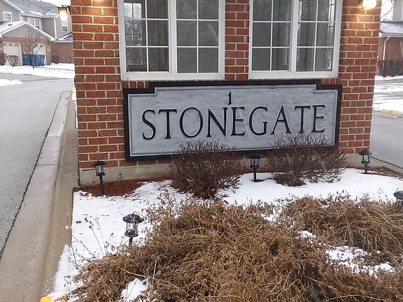 2nd image of 1981 Stonegate Dr