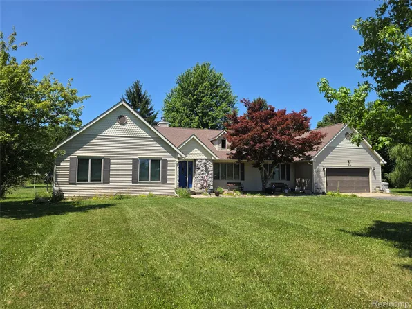3581 N Burkhart Rd, Howell, MI 48855