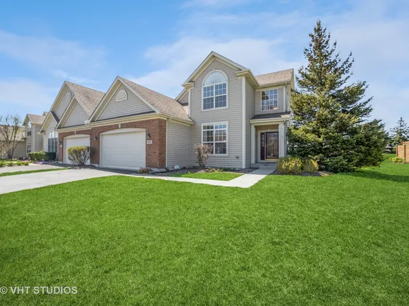 176 Valencia Pkwy, Gilberts, IL 60136