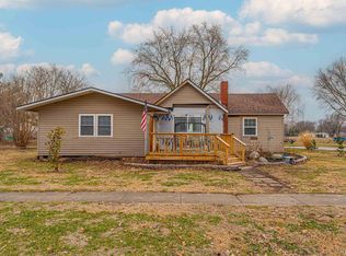 603 E Elm St, Mason City, IL 62664