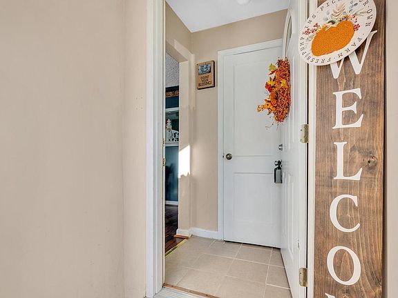 4th image of 1065 Janes Rd