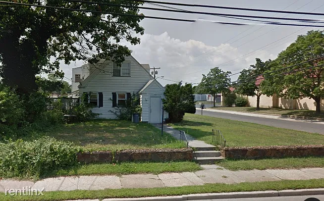 327 Carr Ave photo 1