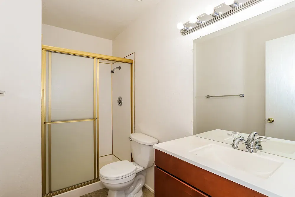 3 bed, 1400 sqft, $1,300 — Photo 3