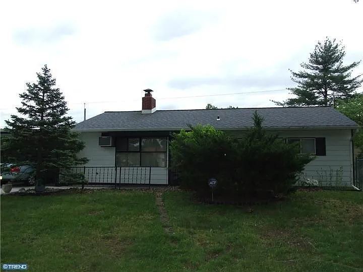 34 Oaktree Dr photo 1