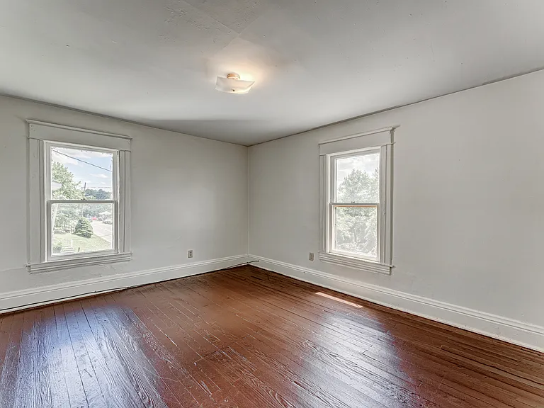 975 Dorsey Ave — Photo 26