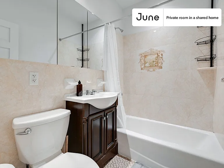 351 W 46th St #B — Photo 8