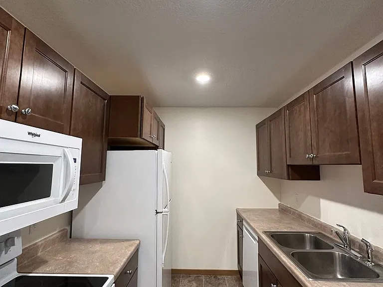 2805 Cardinal Ave #207 — Photo 3